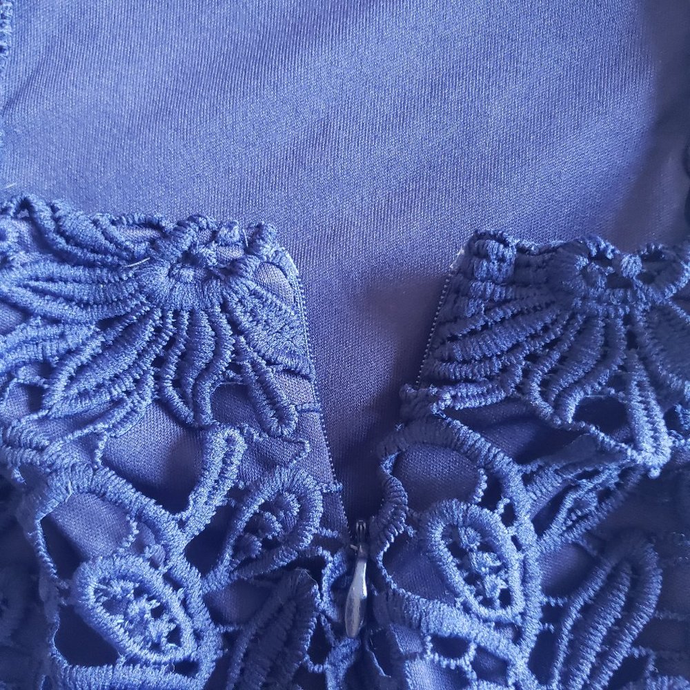 LULU'S Open Back Floral Lace Navy Blue Mini Dress SZ M - Picture 10 of 17